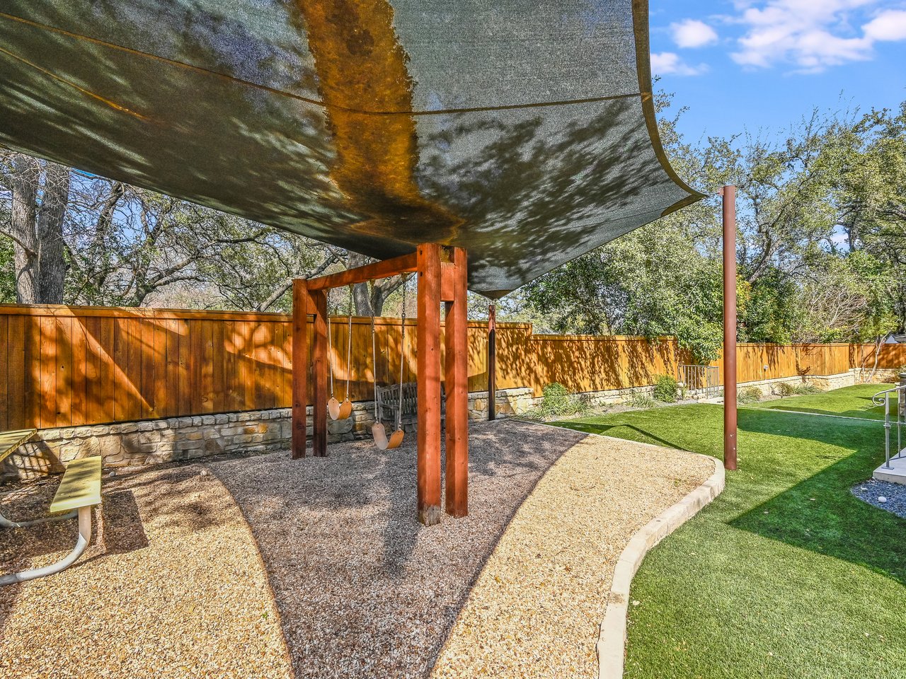 4907 Rollingwood Drive