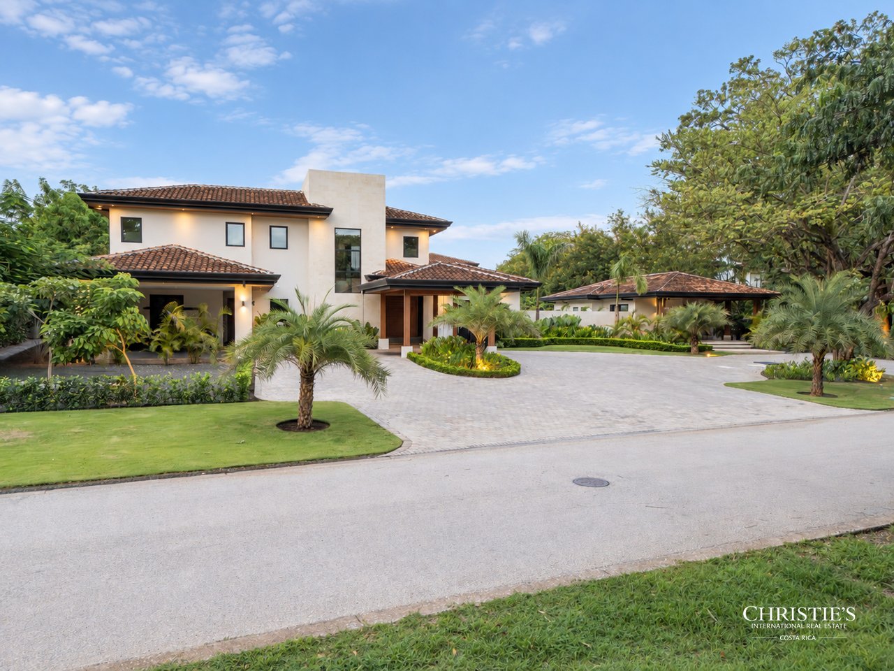 Casa Jade | Contemporary Resort Living in Hacienda Pinilla 