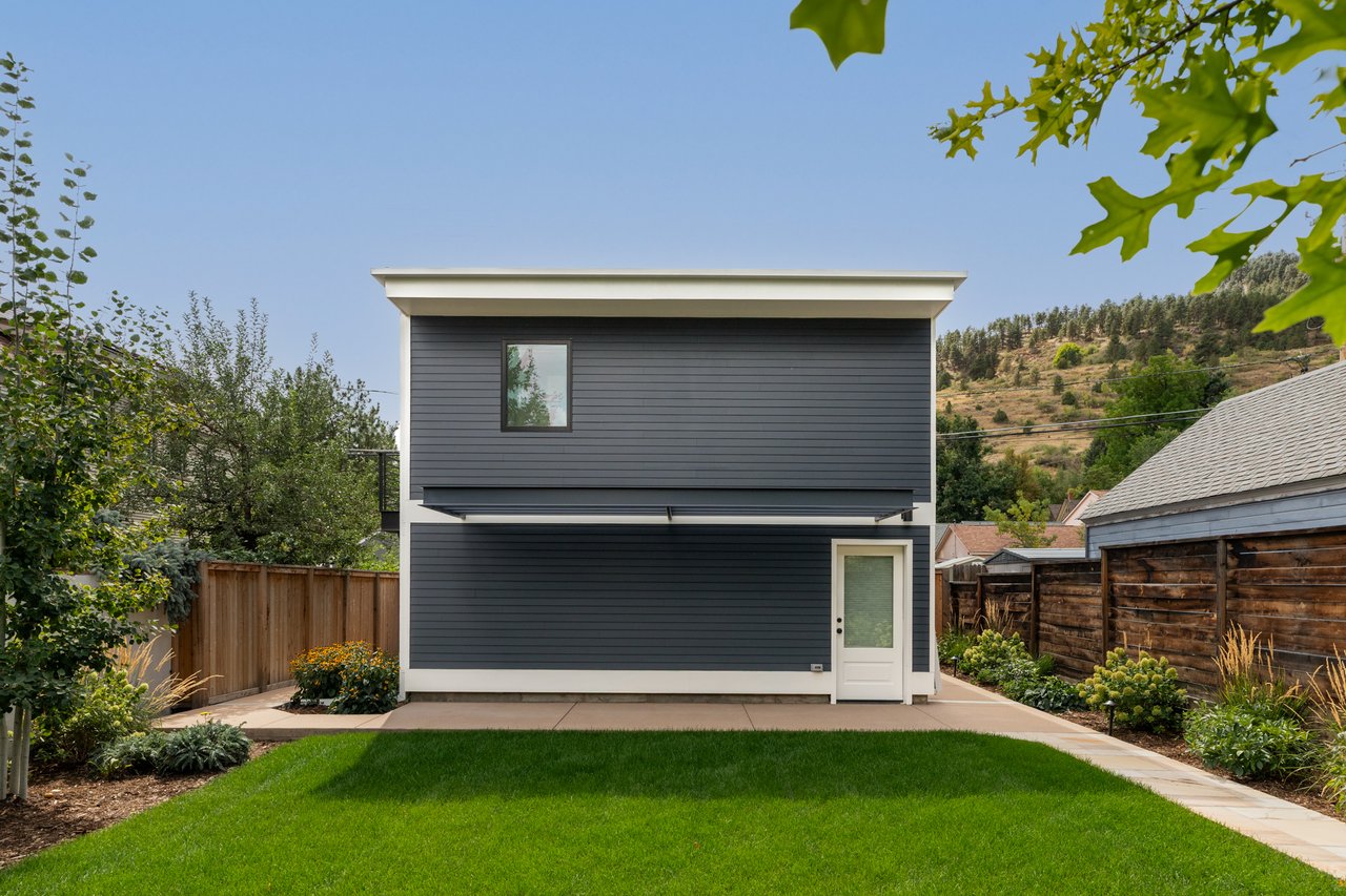 422 Arapahoe Avenue