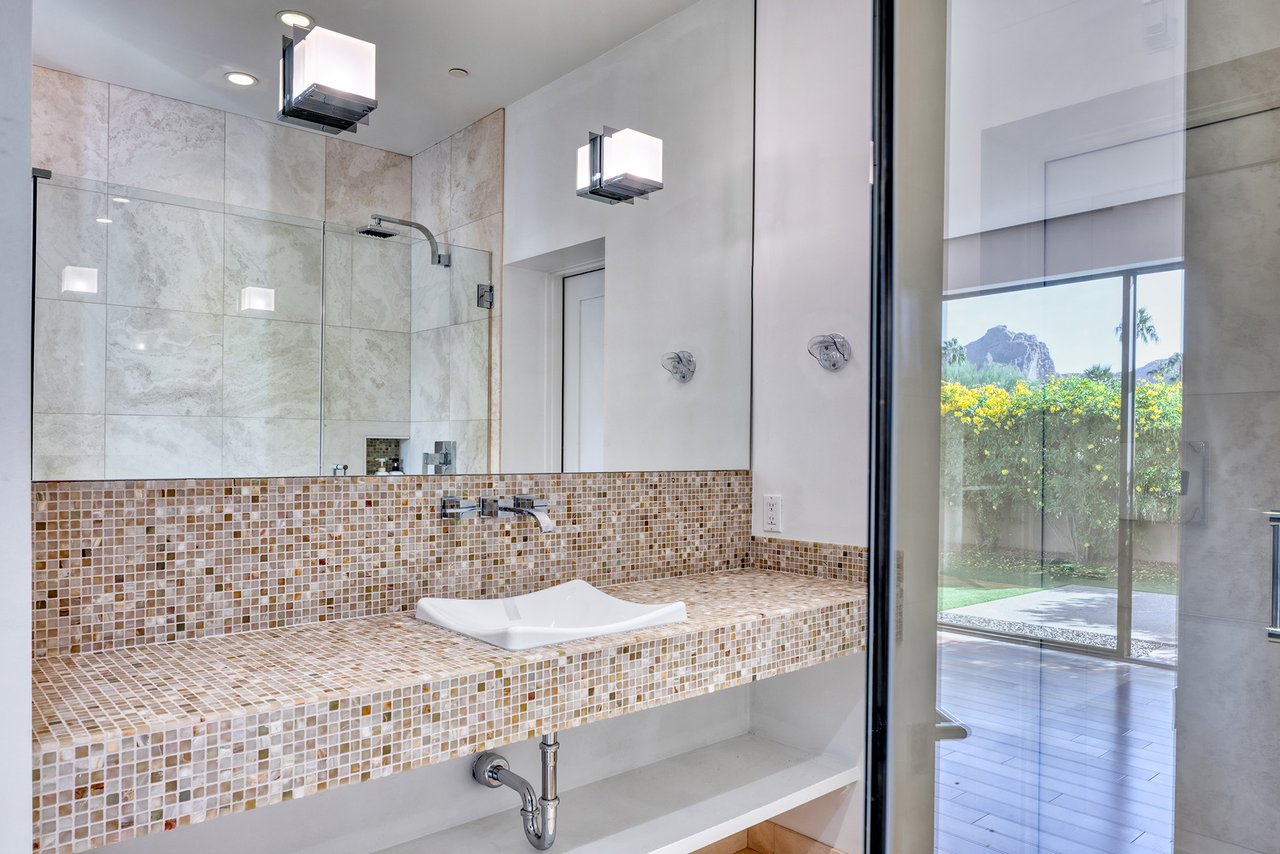 5434 E Lincoln Drive 50