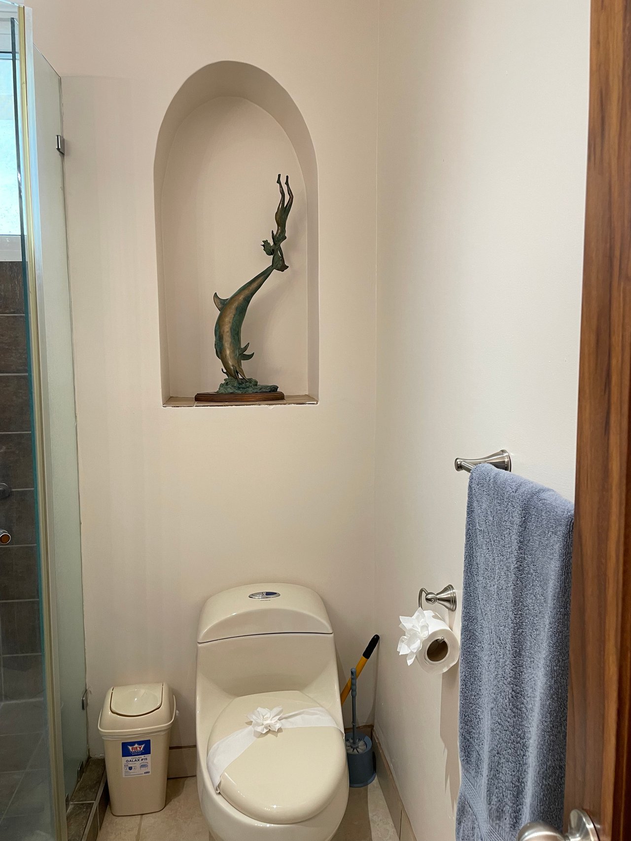 Twin Dolphins Penthouse | Unbeatable Beachfront Location with Exceptional Ocean Views and the Flamingo Marina!