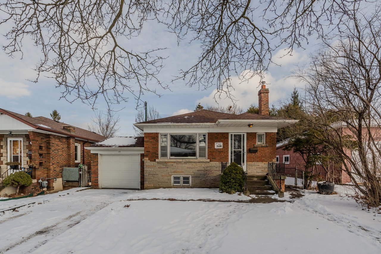 19 Hart Ave