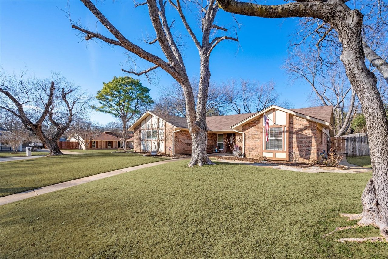 2940 Brookshire Dr