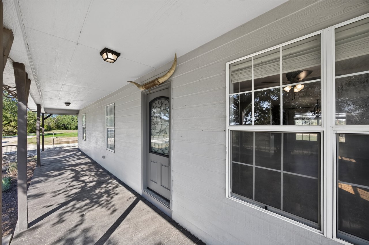 277 Private Road 1611