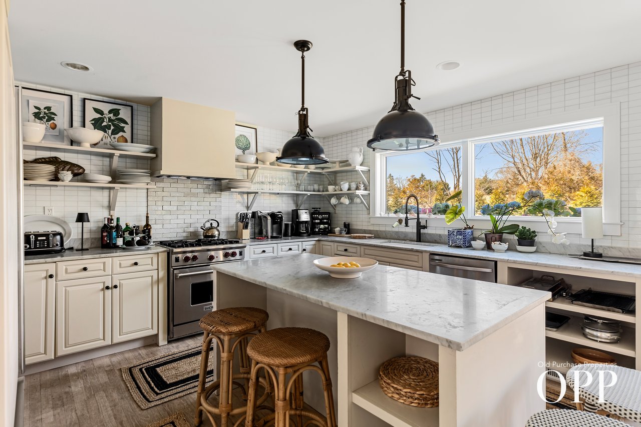 A Turnkey Mid-Century, Effortlessly Located in Bellport Village