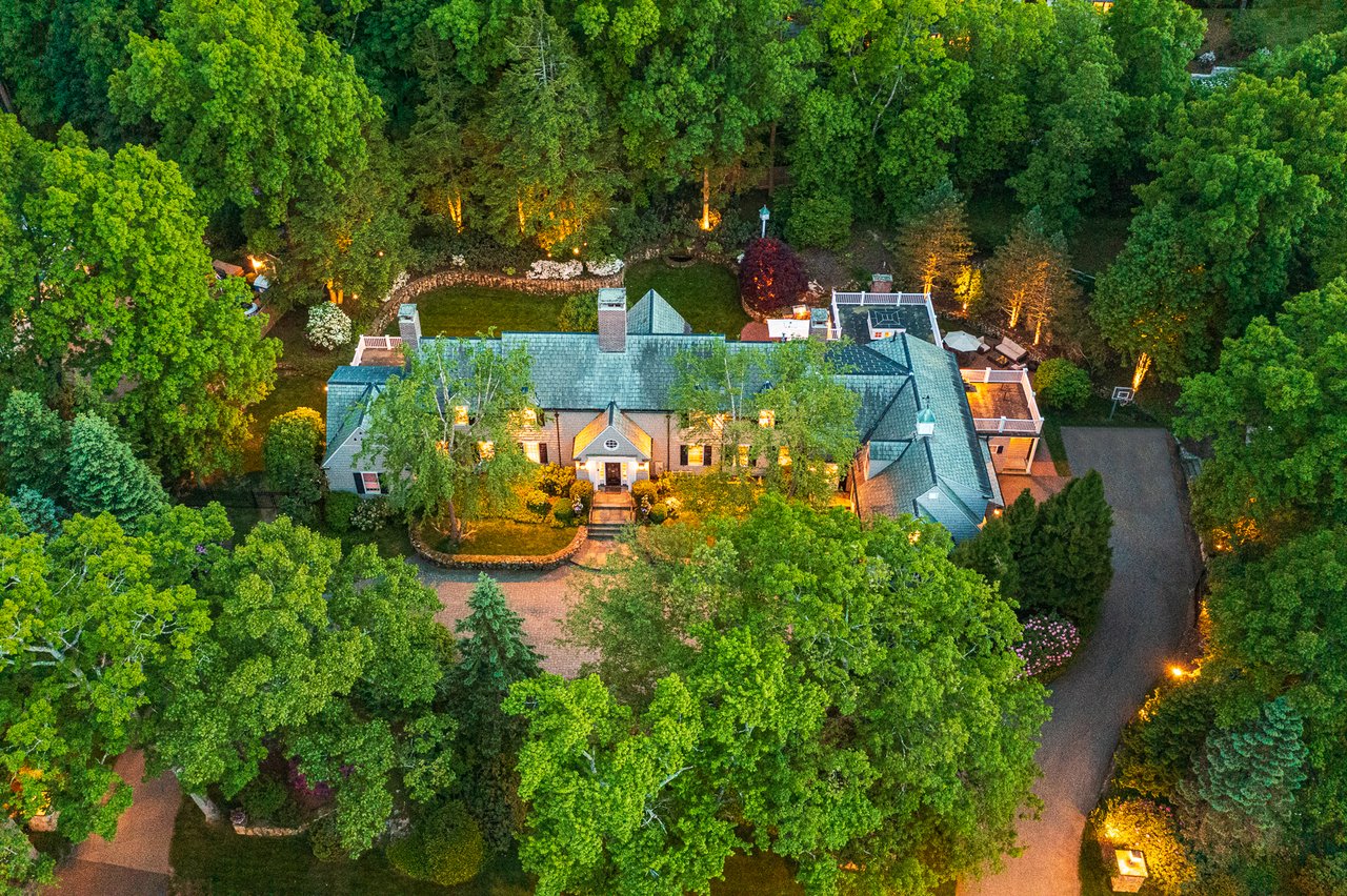 On the Market: A Tony Seven-Bedroom Mansion in Wellesley