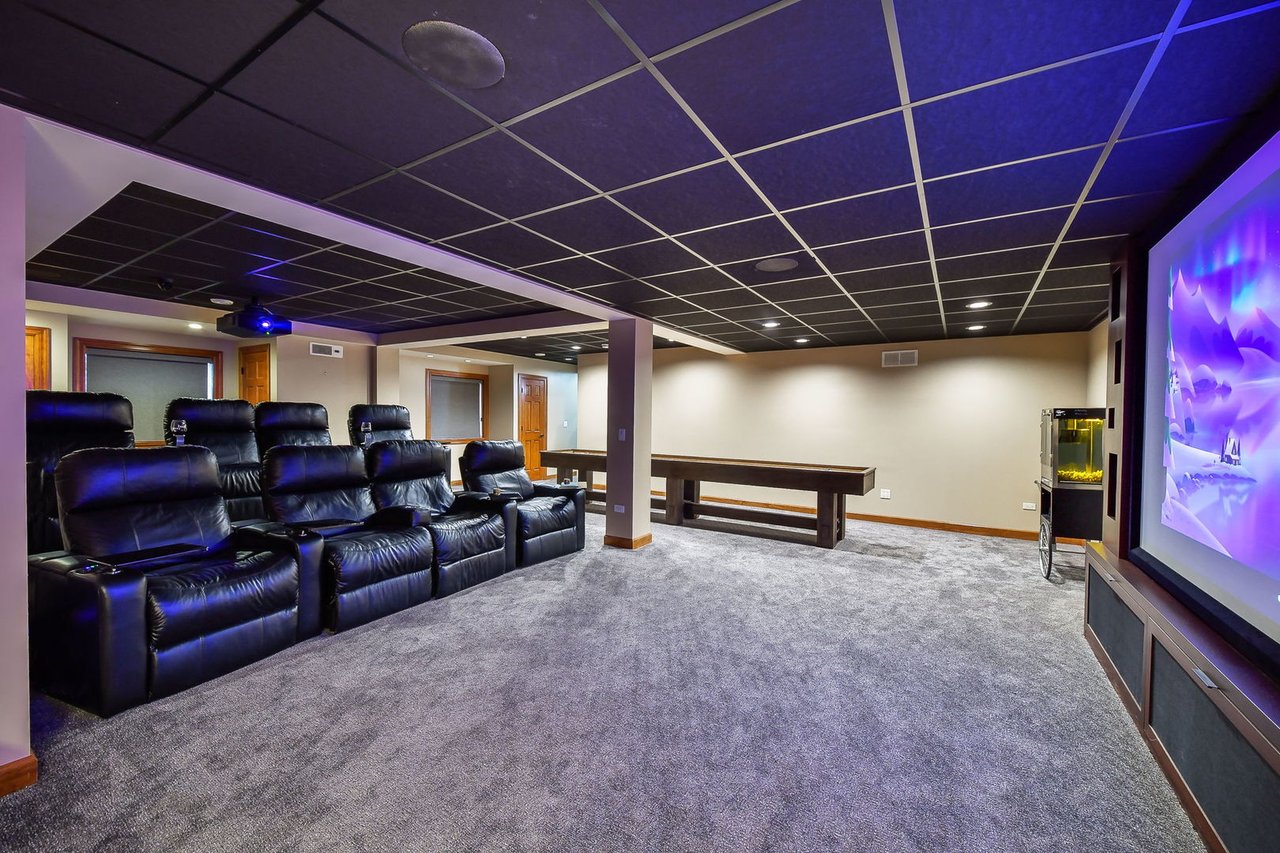 Luxury Townhome in Mackenzie Place Wheaton | 2009 MacKenzie Pl Unit 2009