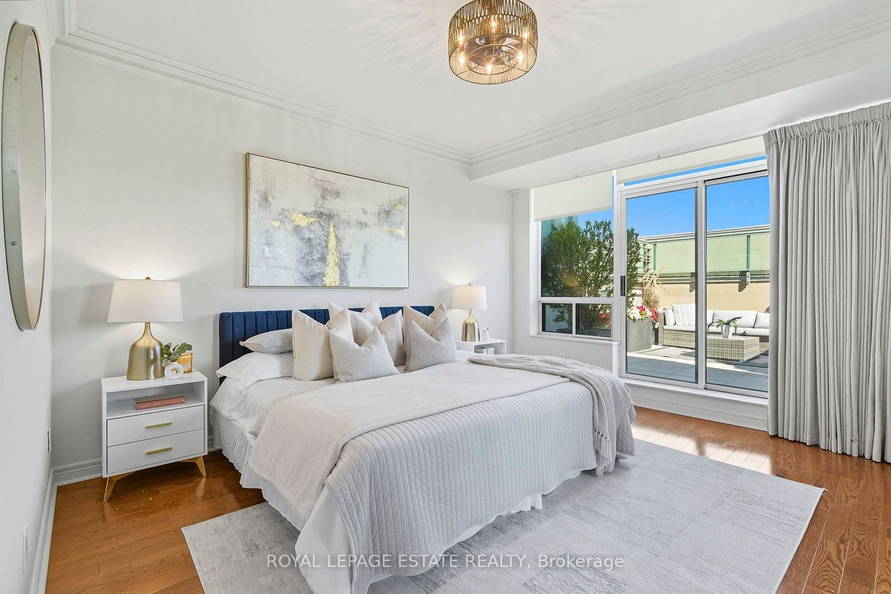 PENTHOUSE PINNACLE OF WATERFRONT LIVING 