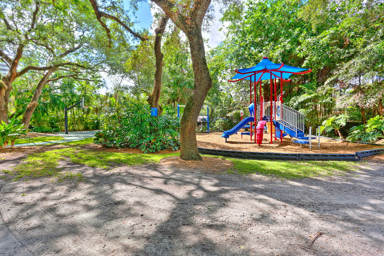 2627 S Bayshore Dr # 507