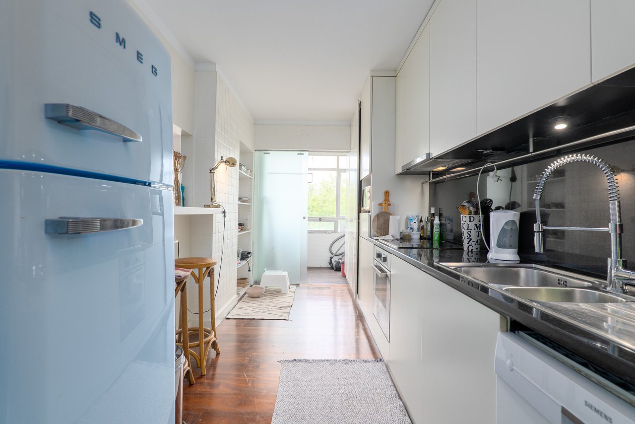 Sea View 2-Bedroom Apartment for Rent in Tranquil Foz Location