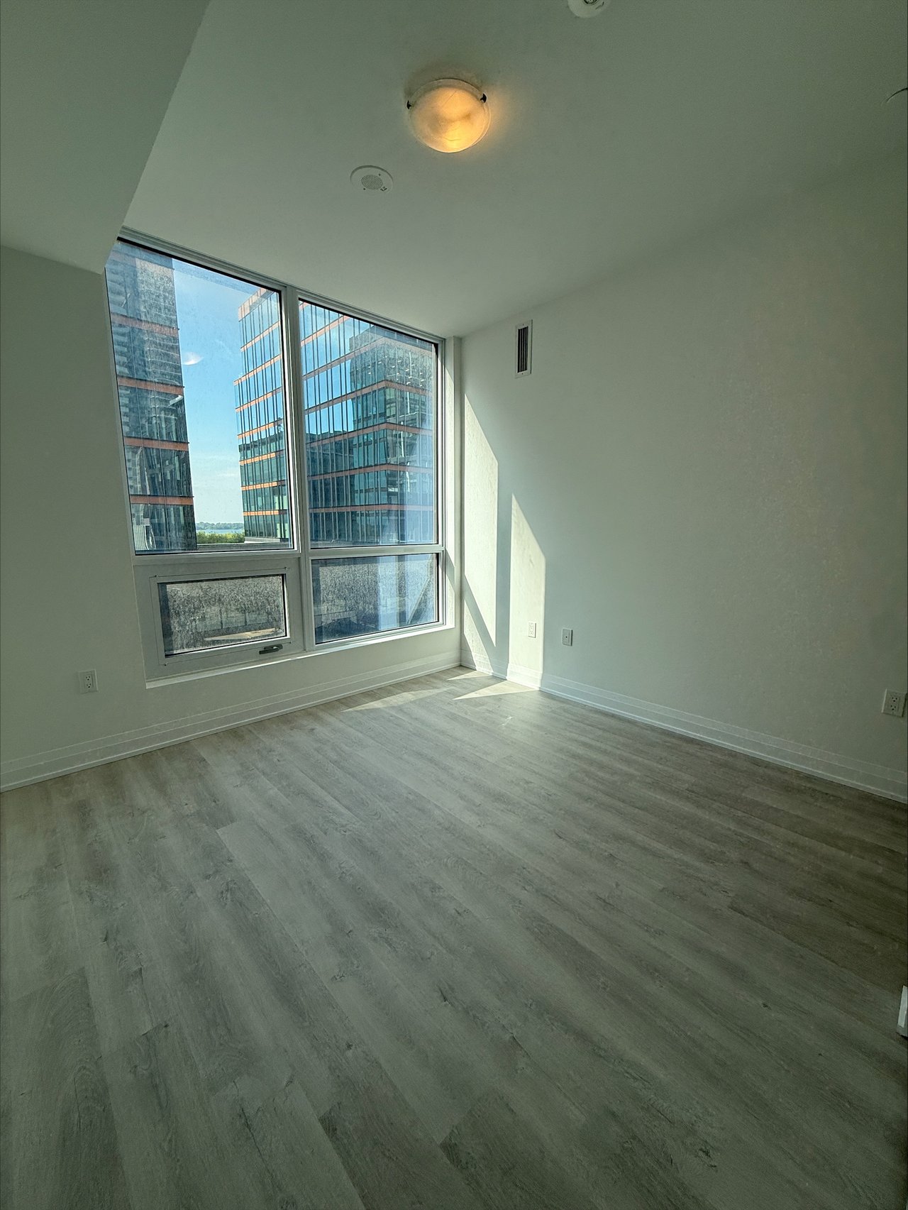 15 Richardson Street, Toronto Unit: 524