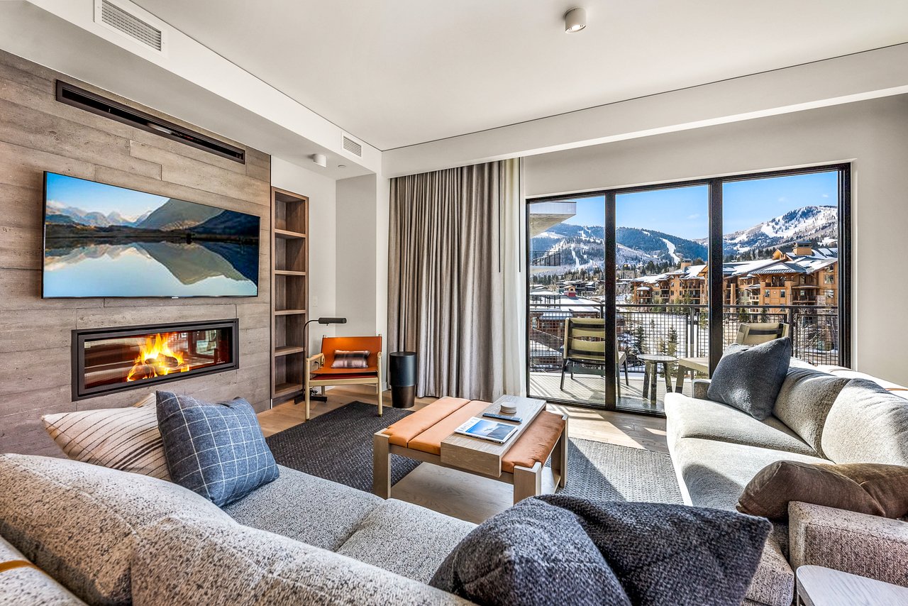 Pendry Residence #1501