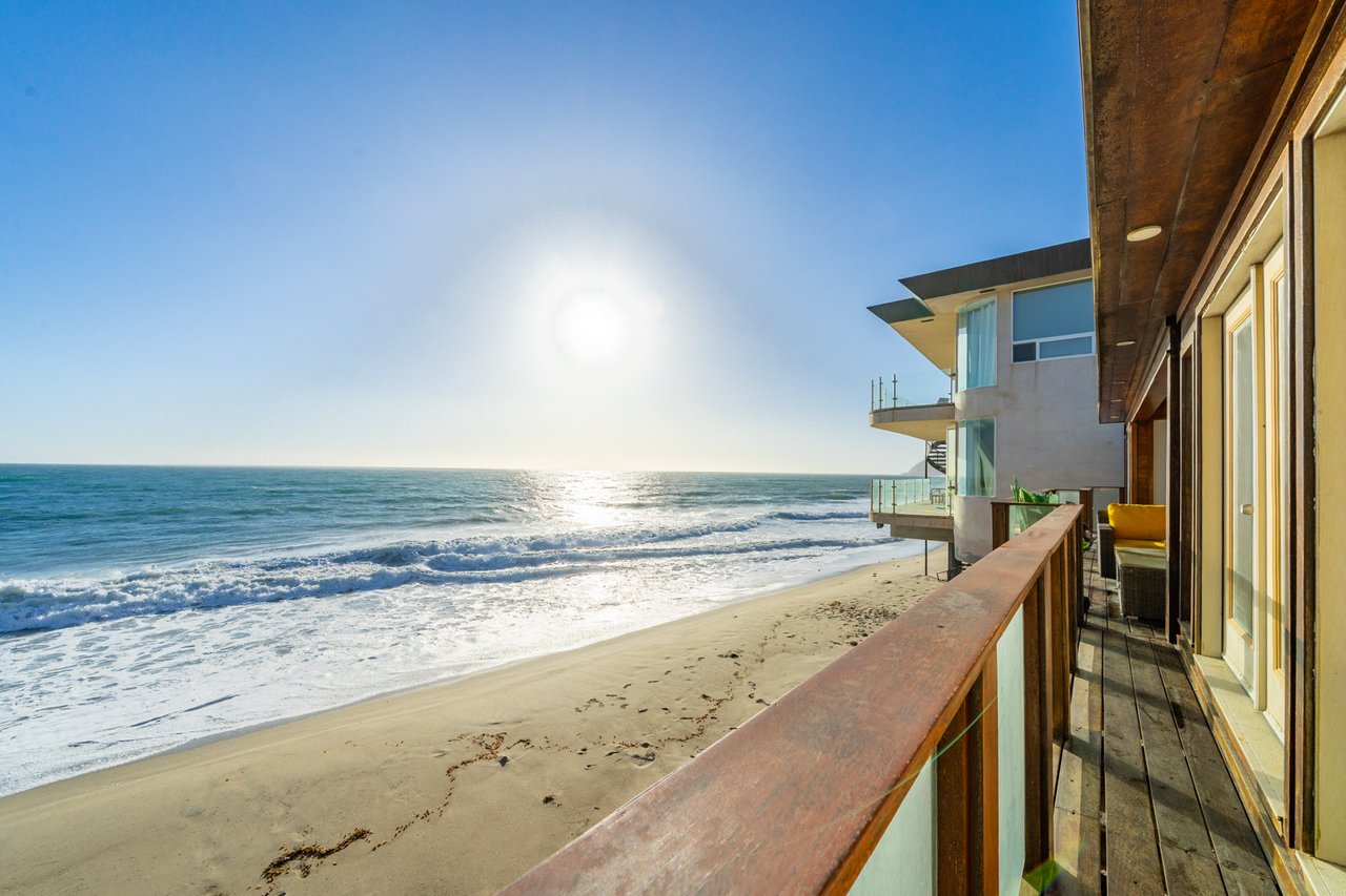 Pacific Retreat 🌊