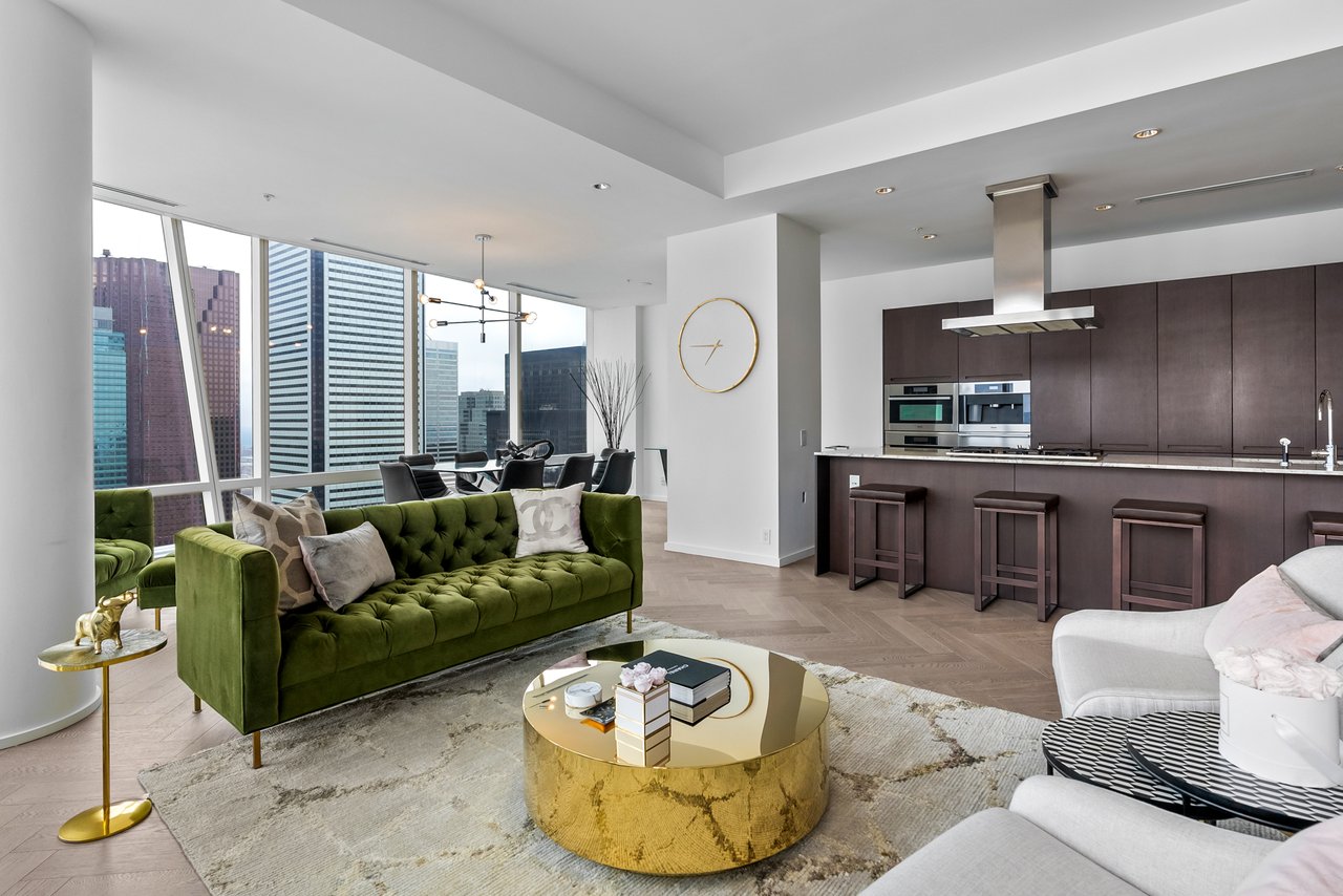 Suite 5804- 180 University Avenue