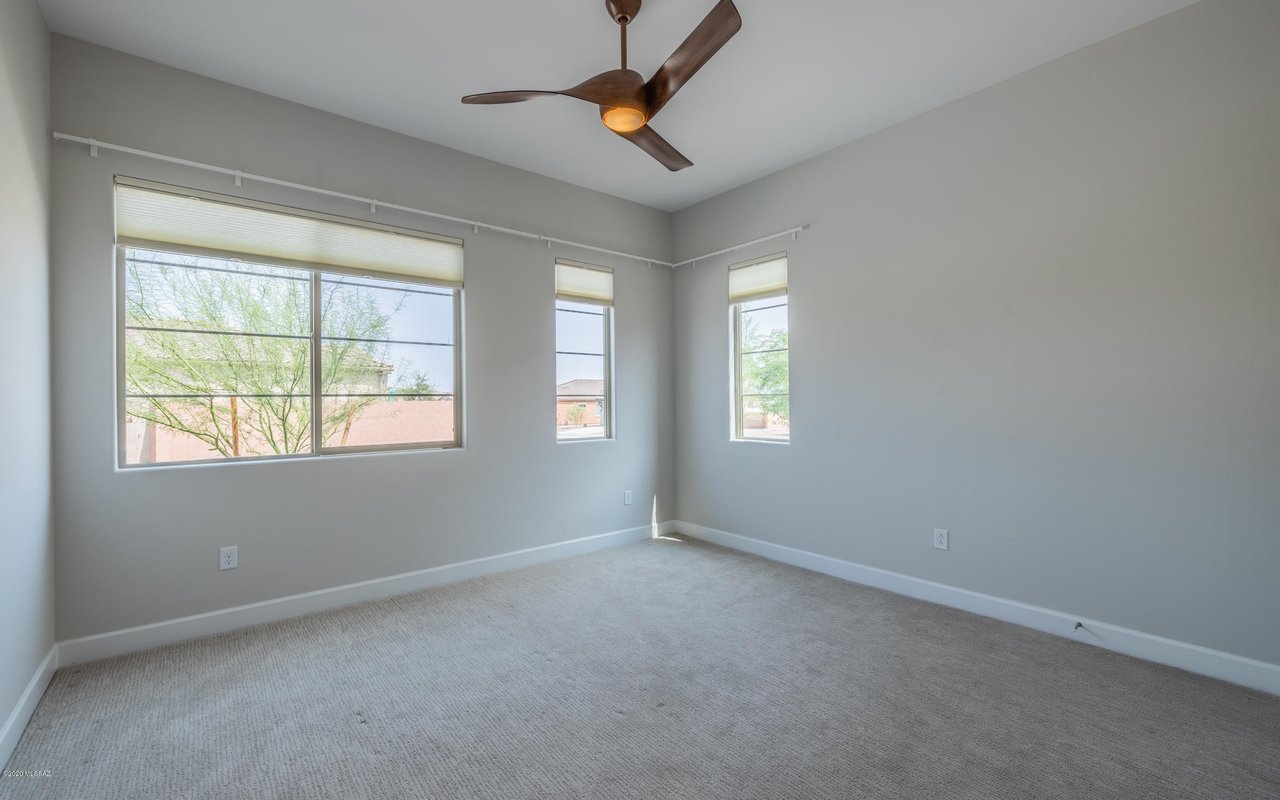 240 E Ancient Pueblo Ln