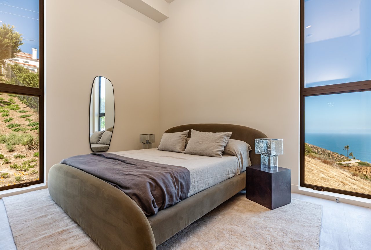 4346 Avenida De La Encinal