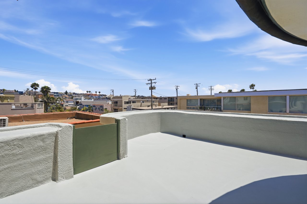 1602 The Strand (Entire Property)