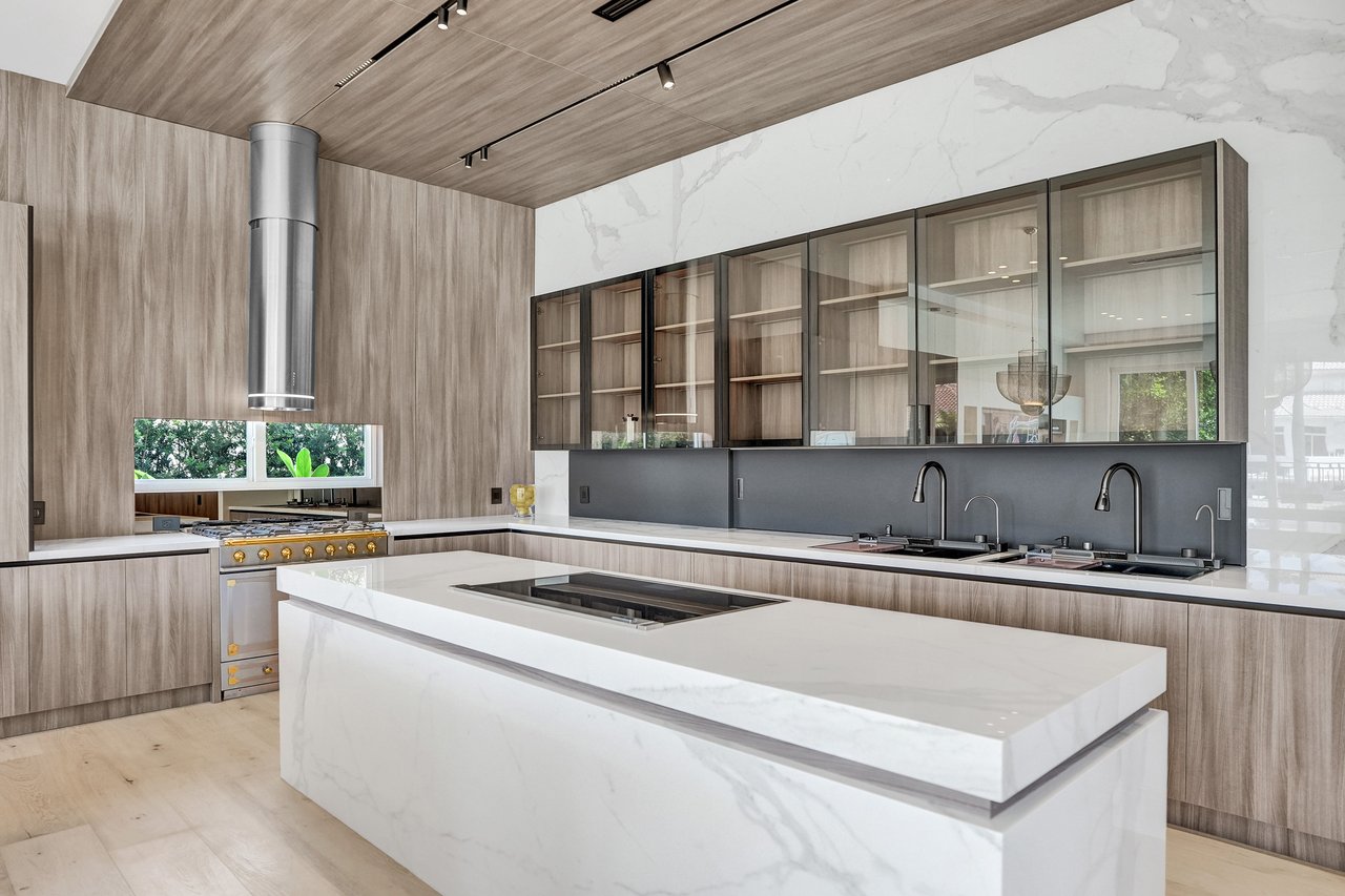 30  S Compass Dr