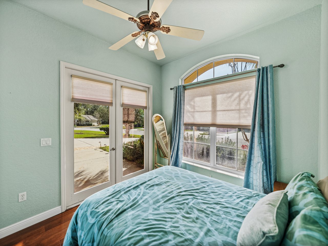12333 WOODLANDS CIR