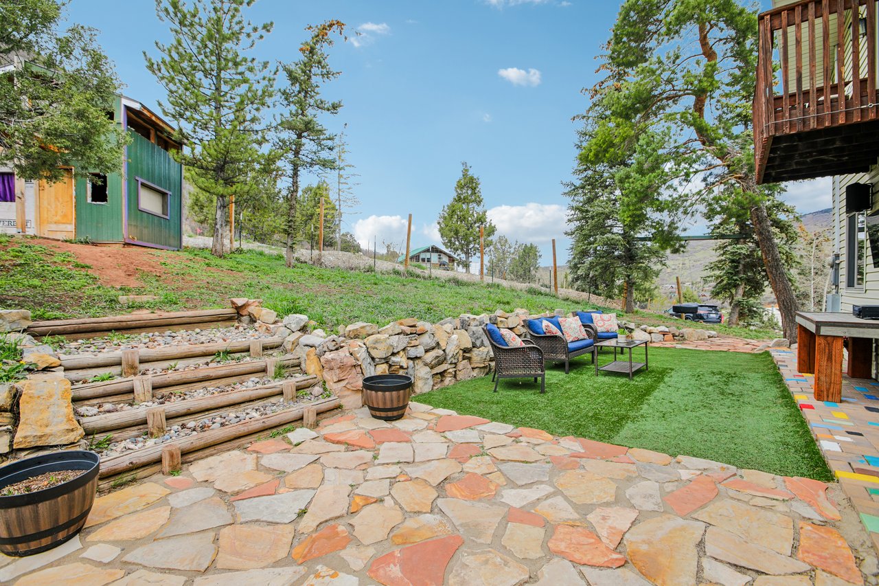 1538 Country Cir