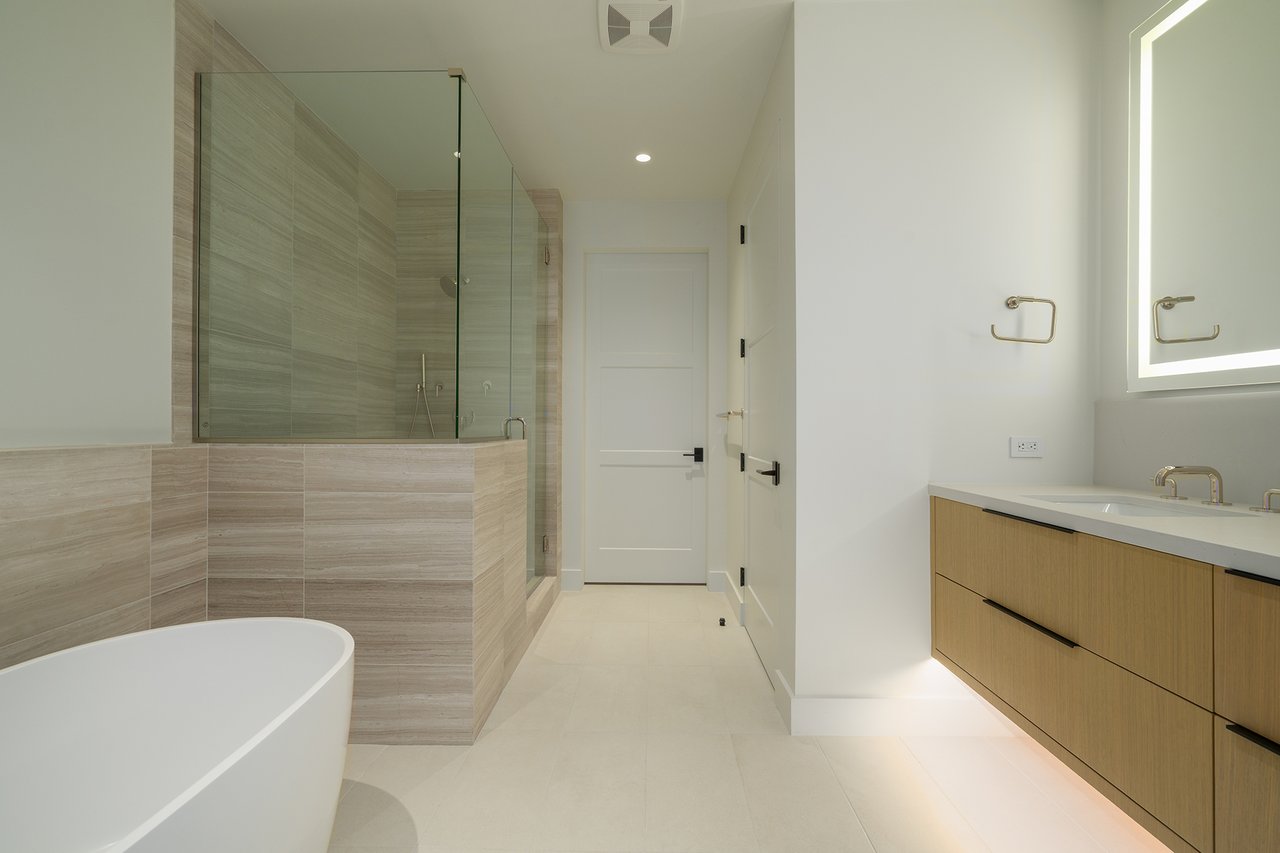 5000 N CAMELBACK RIDGE Drive, 108