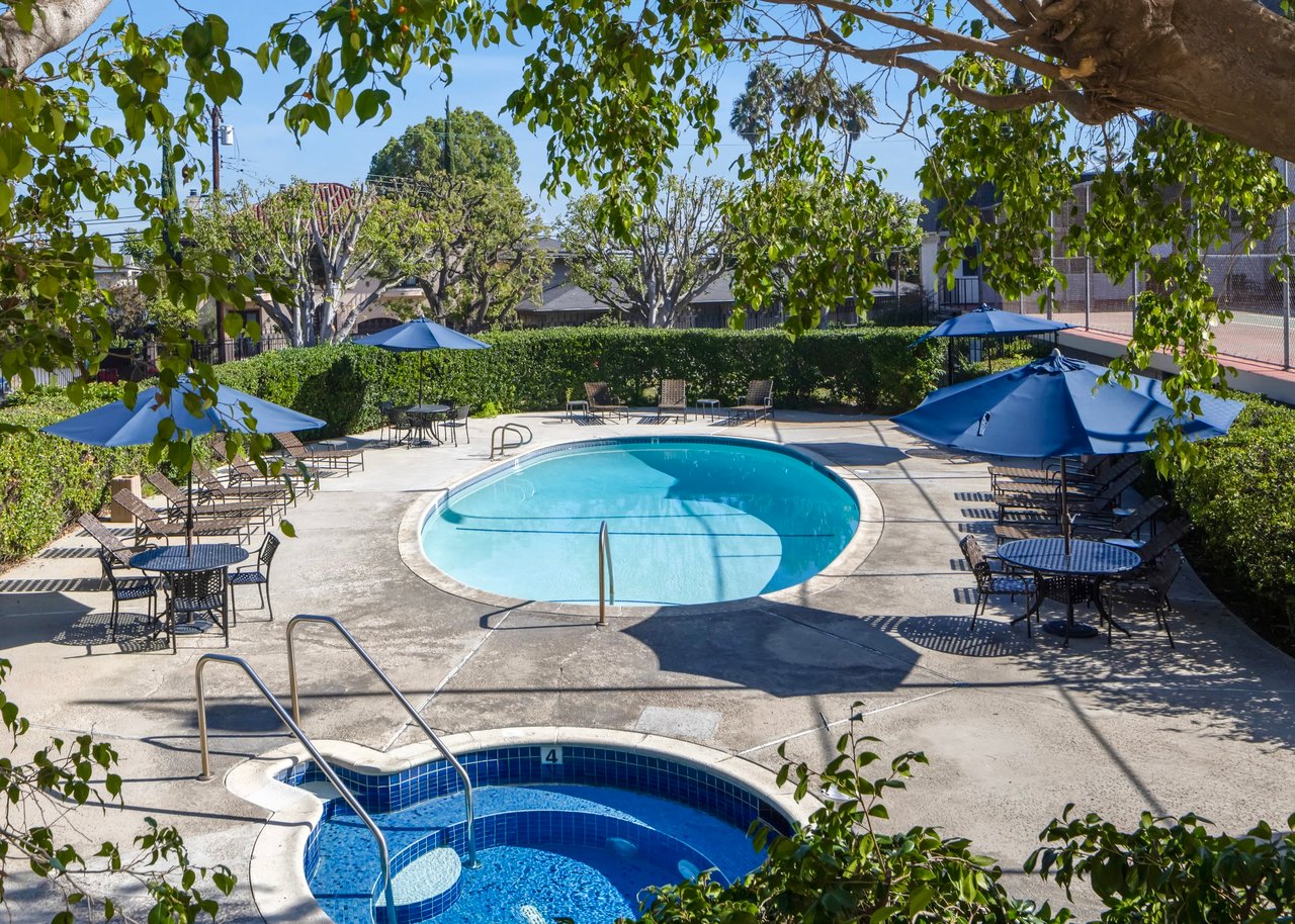 2385 Roscomare Rd Unit: D3, Bel Air 