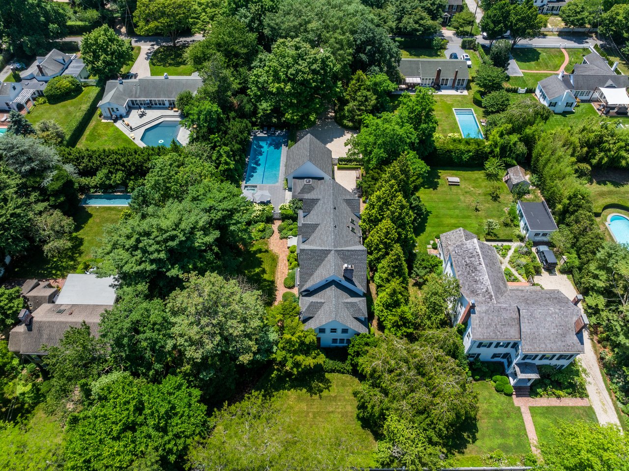 HIGHEST NON-WATERFRONT SALE IN BELLPORT VILLAGE