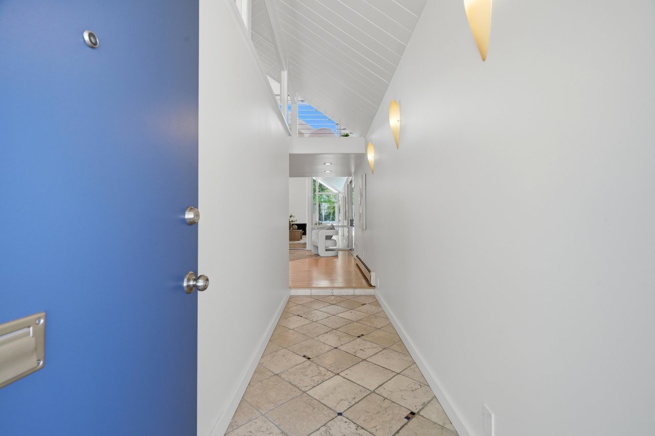 941 Eichler DR