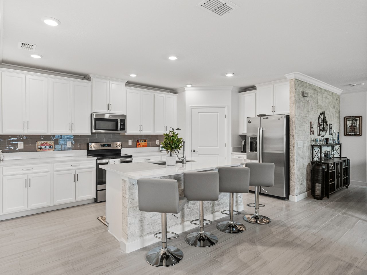 31500 MAGNA GULF LOOP