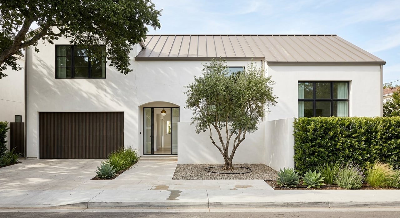 Smart, Low-Maintenance Living In Toluca Lake