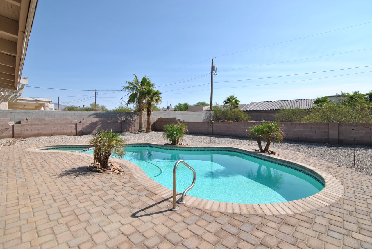 1666 Topaz Dr 