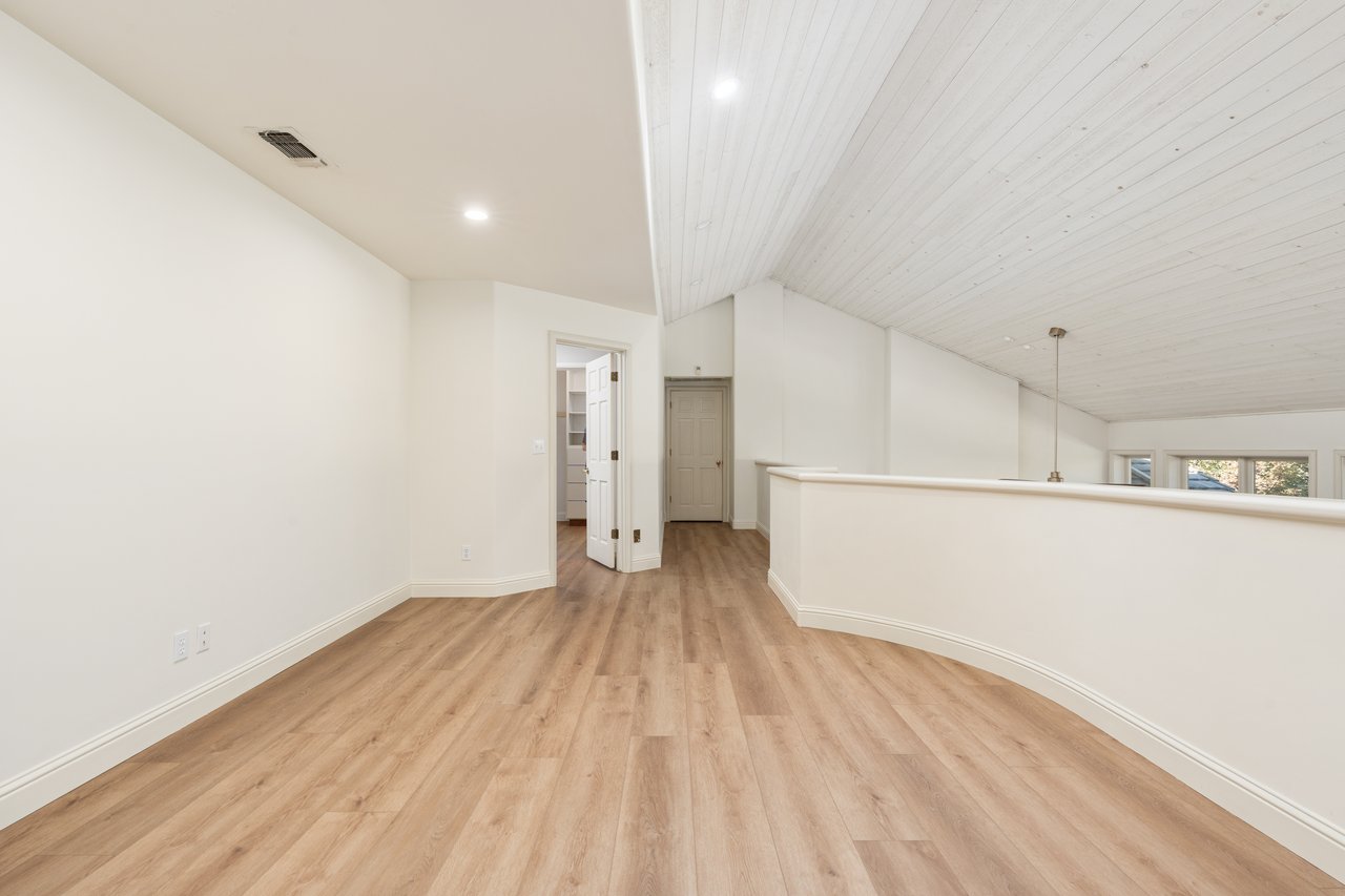 7285 N San Pedro Ave