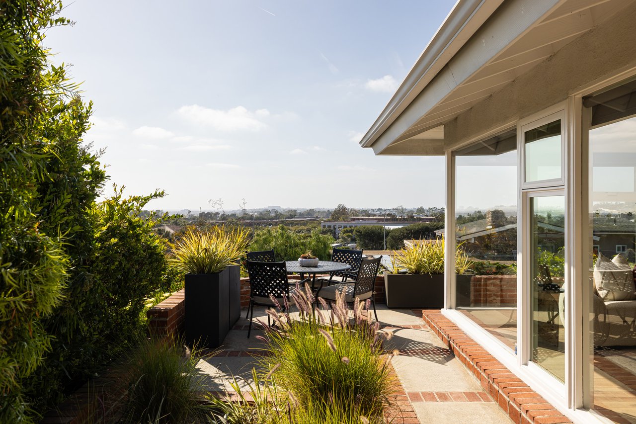 1007 White Sails Way