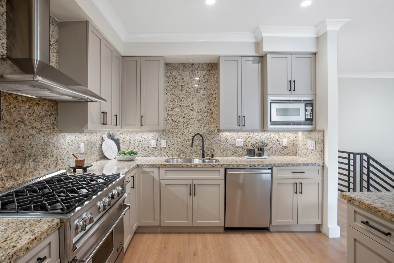 318 Duncan Street # 1
