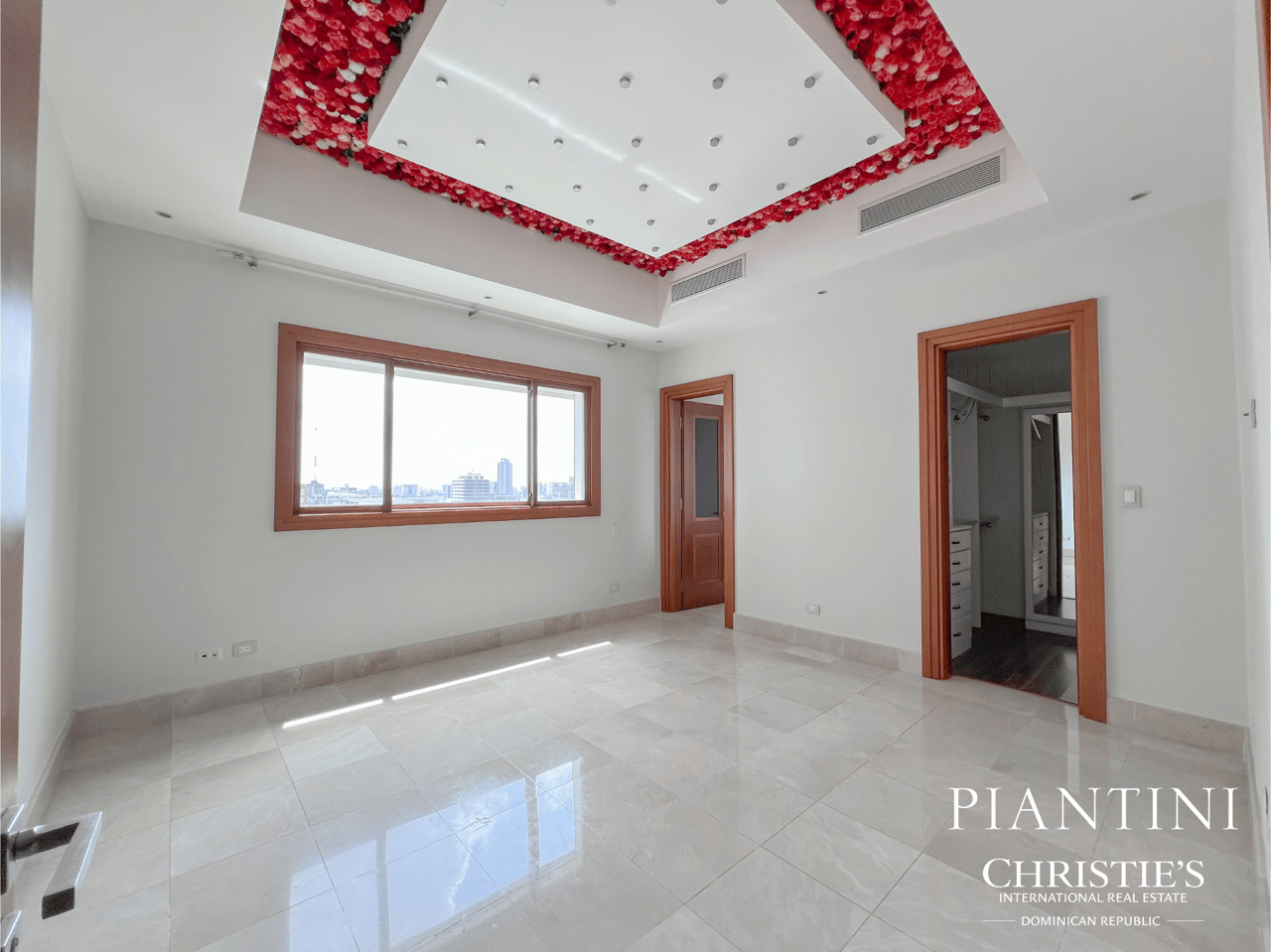 The Grand Penthouse, Ensanche Piantini
