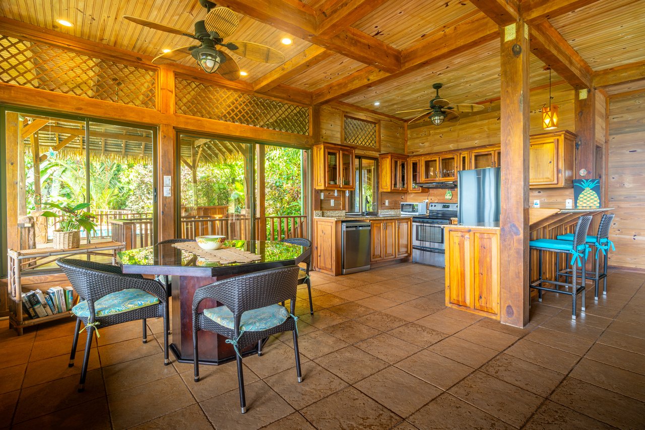 VILLA KRISTINA MARIA - 3.84 ACRES - PERLA DE BALLENA ESTATES