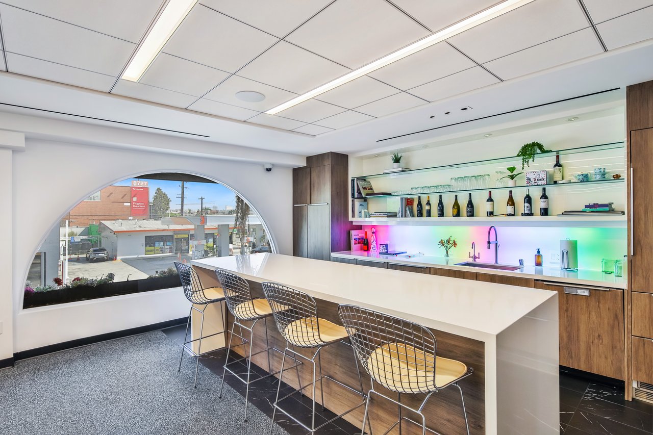 141-147 S Robertson Blvd, Beverly Hills