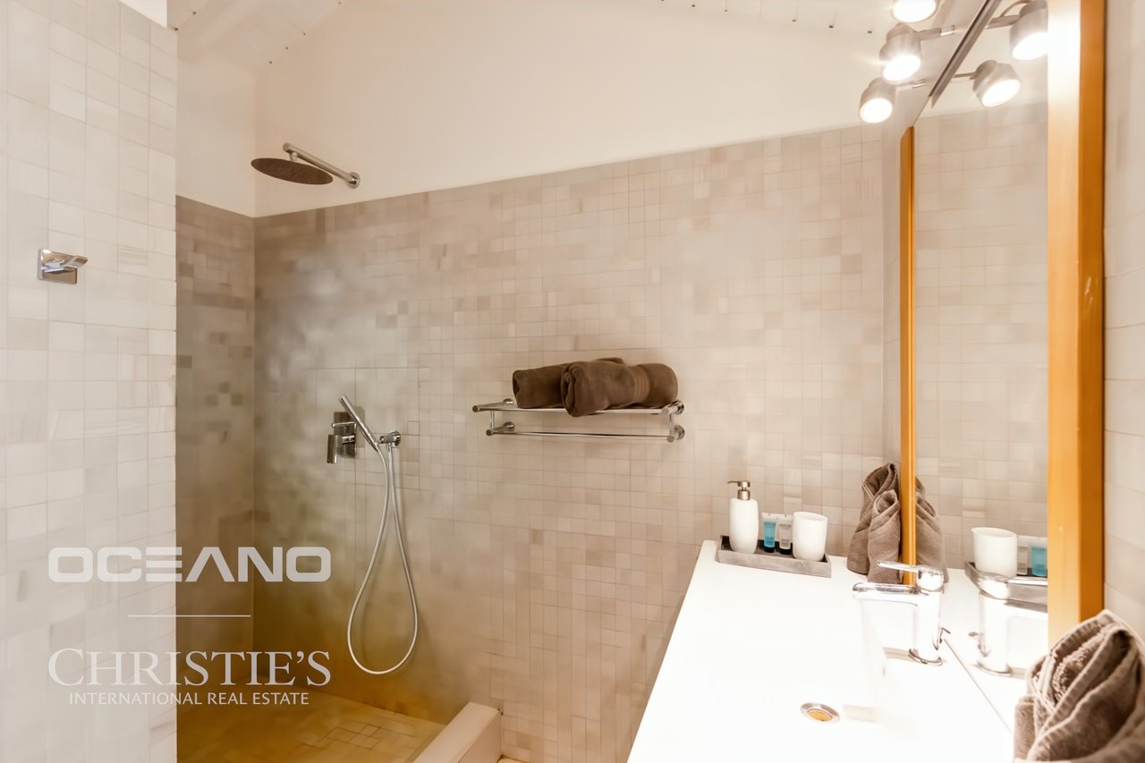 A Rare Property in the Heart of Terres Basses