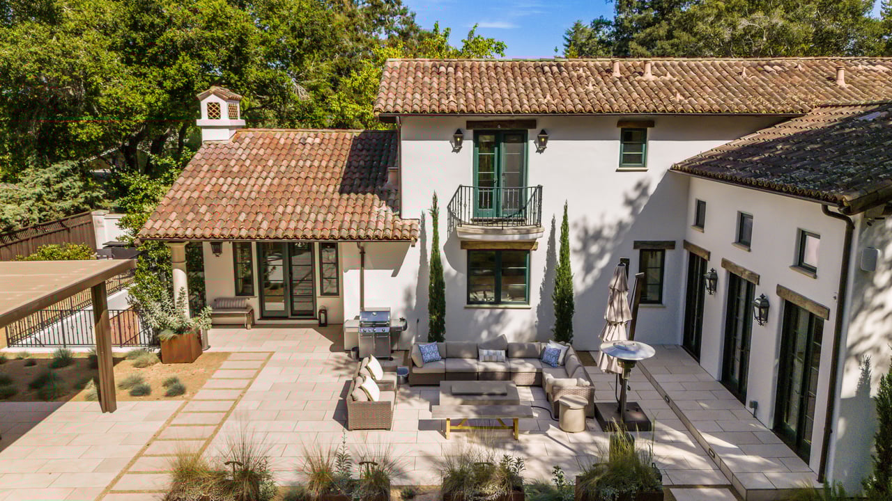 893 Laverne WAY