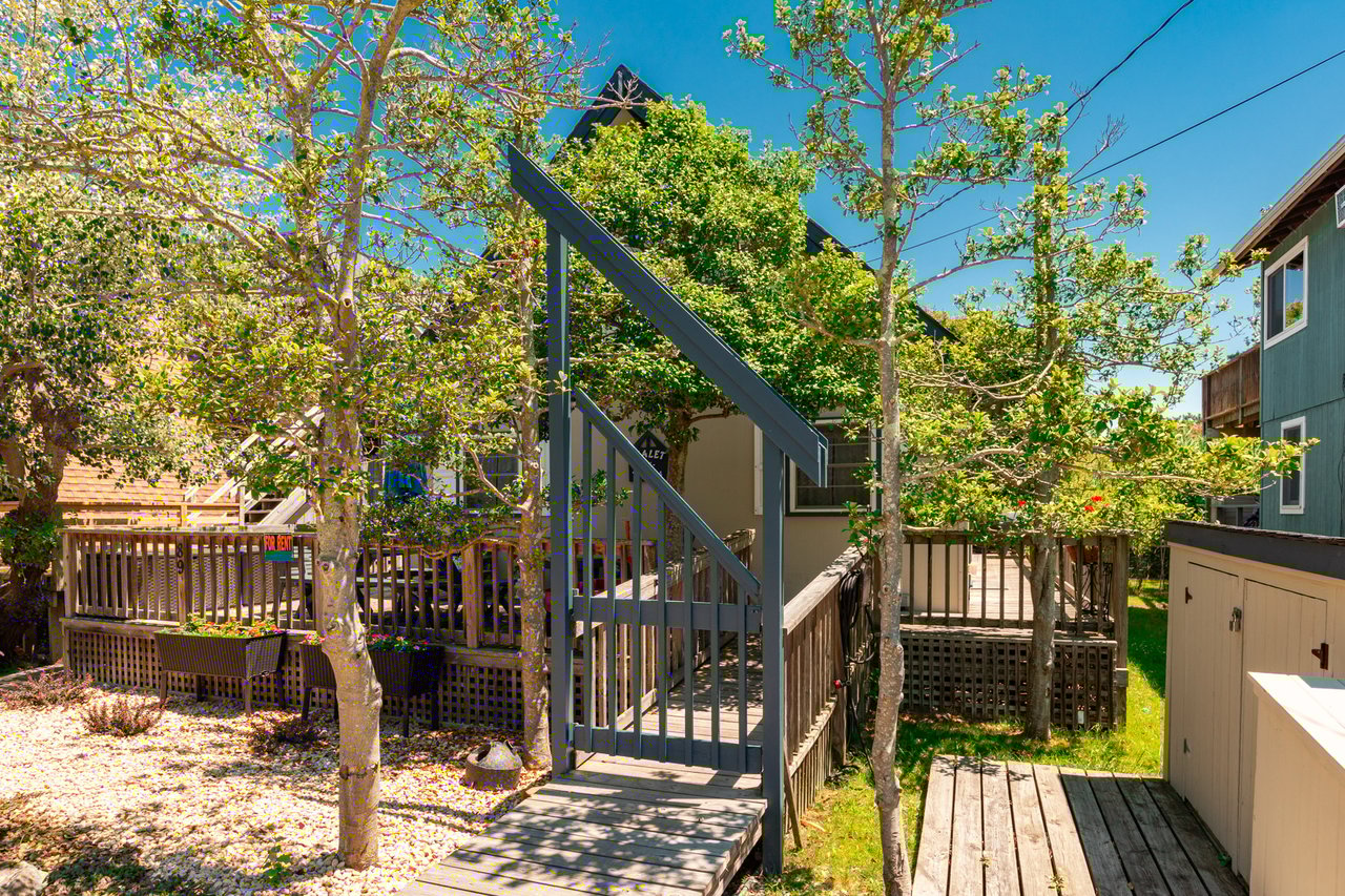 89 Pine Walk