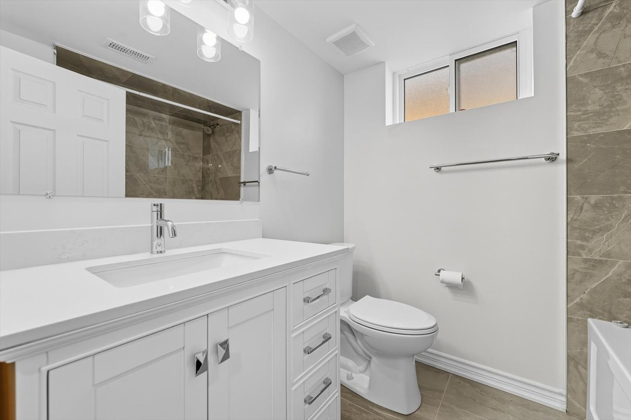 1624 Coram Cres