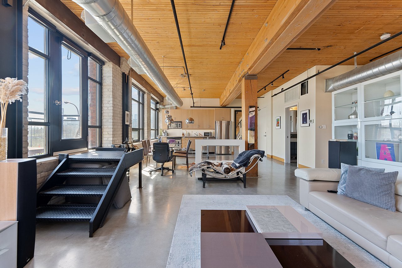 68 Broadview Ave S Unit: 203