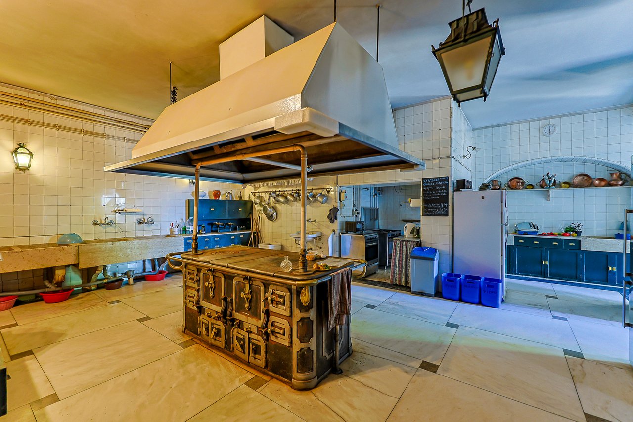 Magnificent 17th-Century Palace with  76,400 m² Estate Near Coimbra