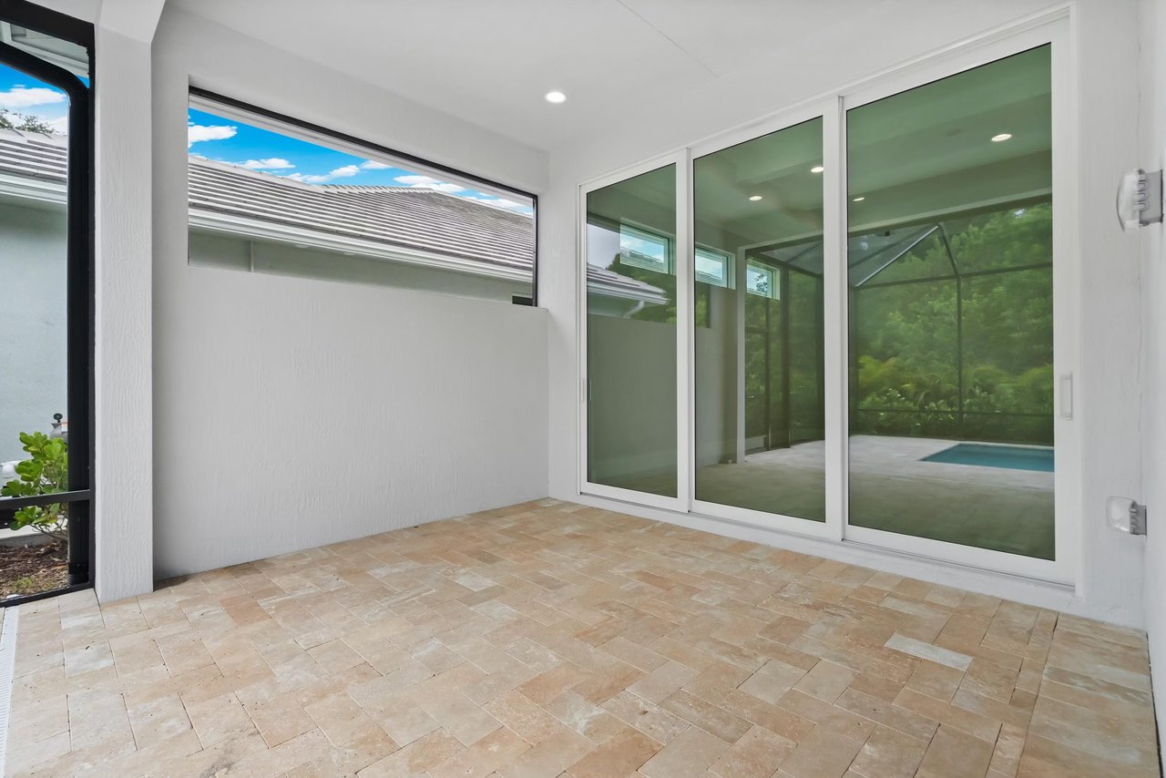 4243 Lucaya Pointe Wy