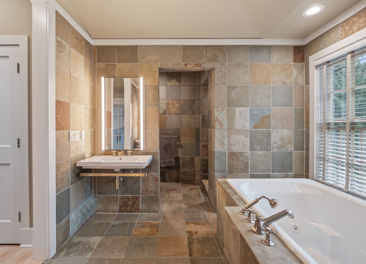 5425 Brookdale Rd, Bloomfield Hills, MI 48304