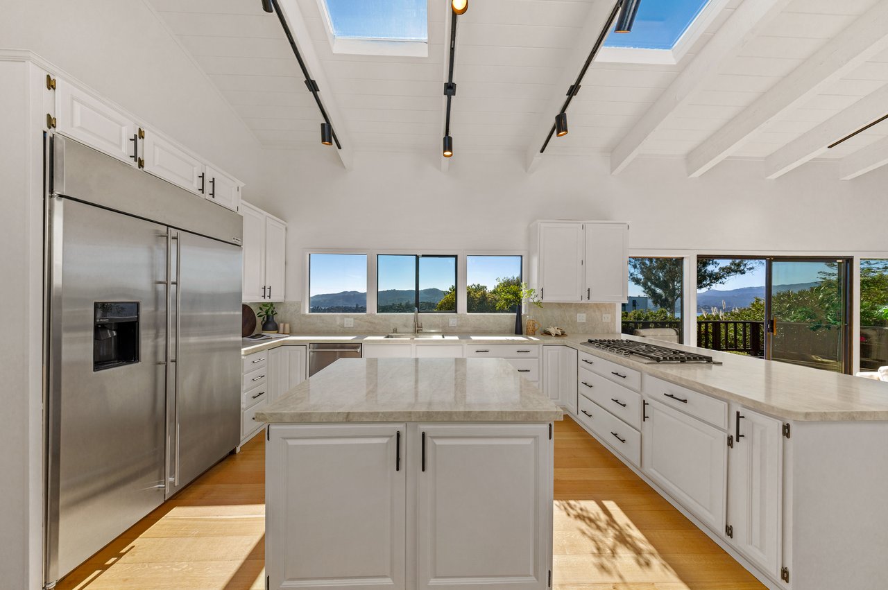 Sweeping Views of San Francisco and the Golden Gate Bridge