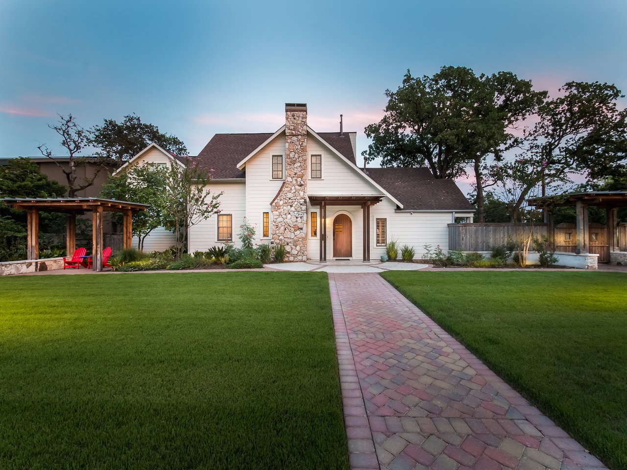 1301 Meriden Lane