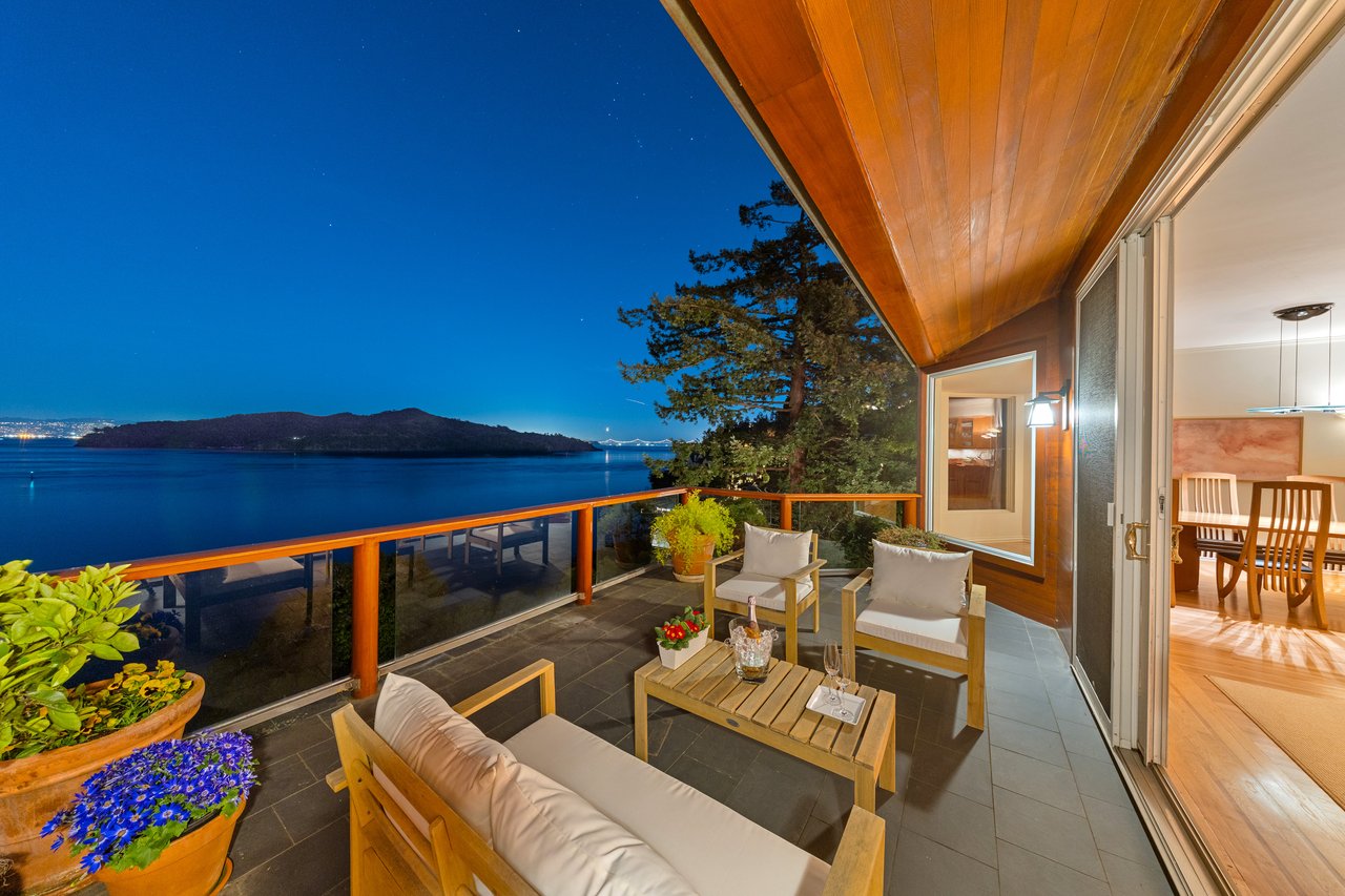 Picturesque Bay Views on Belvedere Island