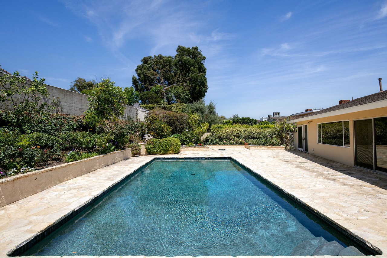 14929 La Cumbre Dr