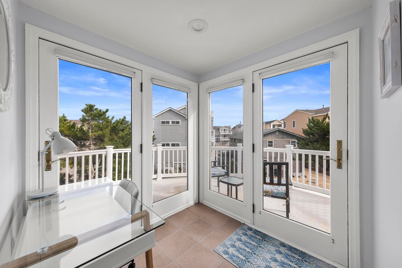 229 Merivale Ave. (1st and 2nd floor), Beach Haven